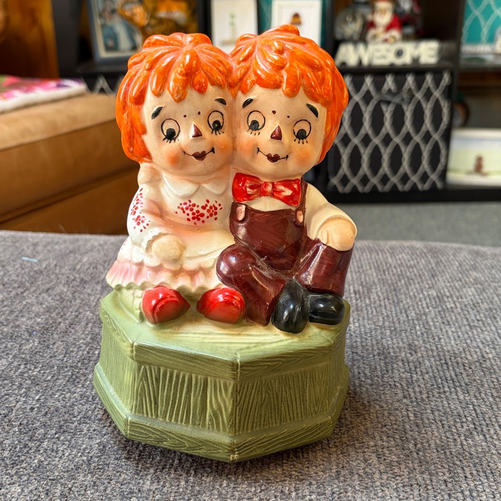 Vintage Raggedy Ann and Andy Music Box